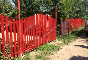 Забор евроштакетник горокой в Павлодаре цвет рубин
